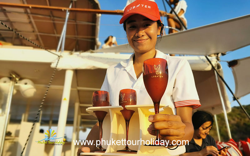 เรือ Lobster Yacht Phuket พระอาทิตย์ตกดิน